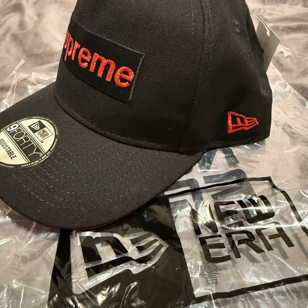 Supreme New Era LA Adjustable Hat - Picture 2 of 3